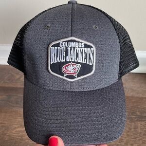 Fan Favorite Men's Columbus Blue Jackets Grey Mesh Snapback Hat NHL Hockey
